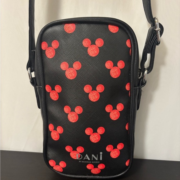 Danielle Nicole Disney Mickey Mouse Crossbody Bag Black EUC - Picture 6 of 13